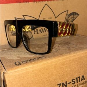 Stylish Black and Gold Sunglasses